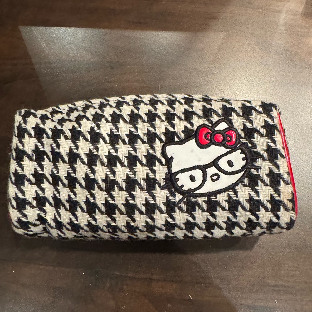 Hello kitty cosmetics bag